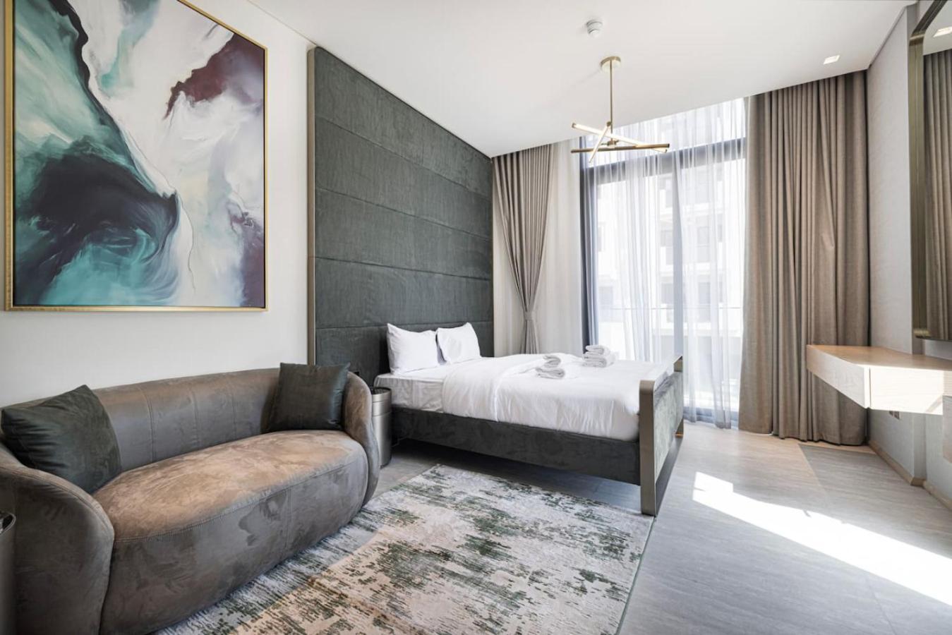 Apartment With Balcony And Coworking Space In The Autograph Jvc