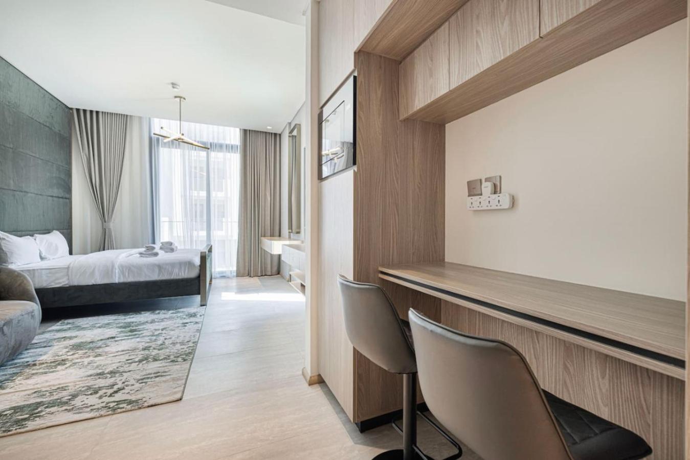 Apartment With Balcony And Coworking Space In The Autograph Jvc