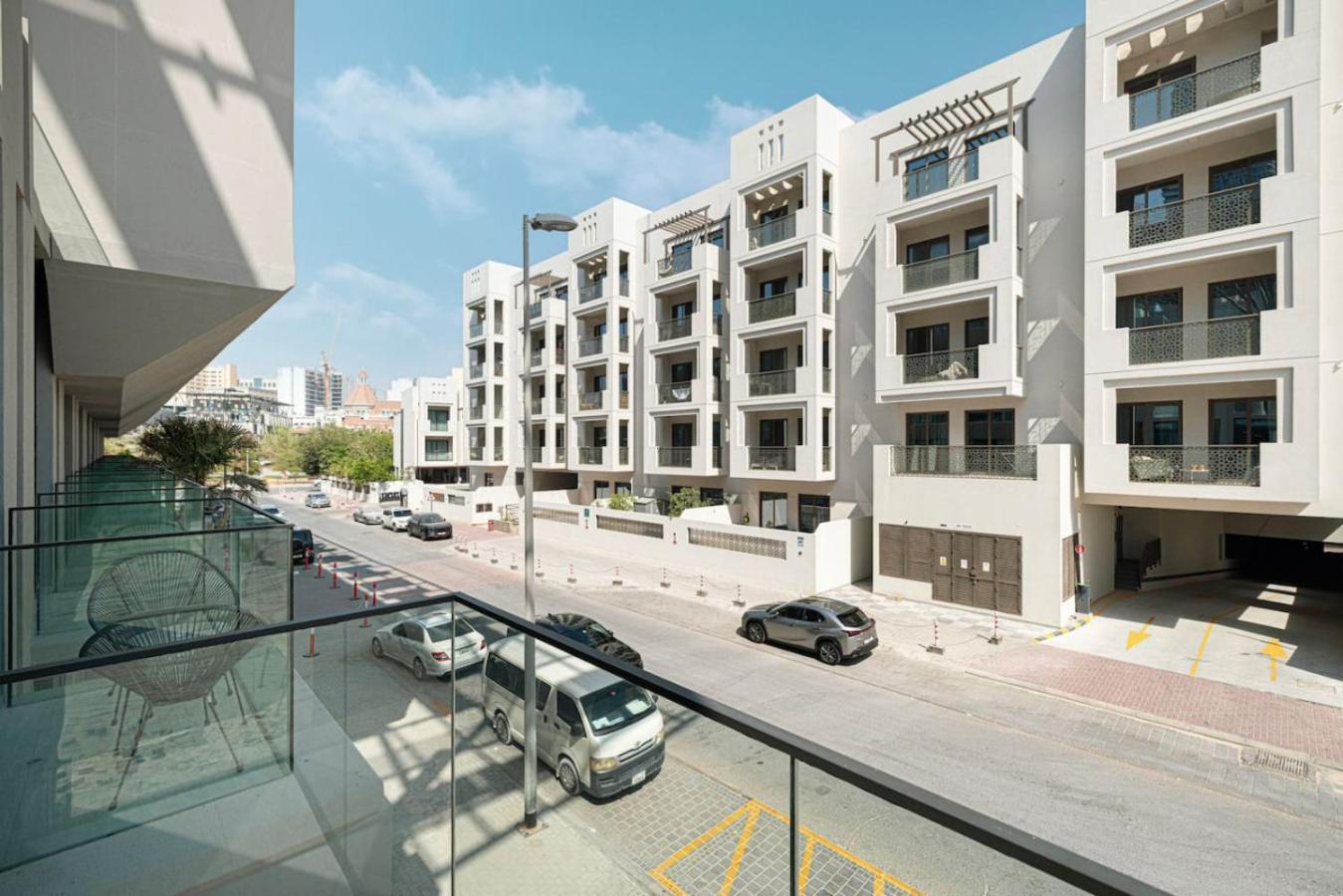 With Balcony And Coworking Space In The Autograph Jvc Apartment Dubai